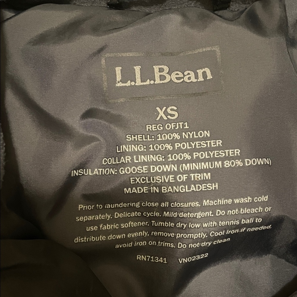 L.L. Bean Midnight Black Quilted Vest - Picture 3 of 3